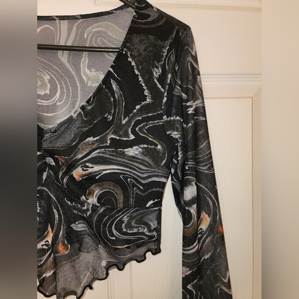 Grey Bandit Long Sleeve Abstract Mesh Top - Picture 2 of 4